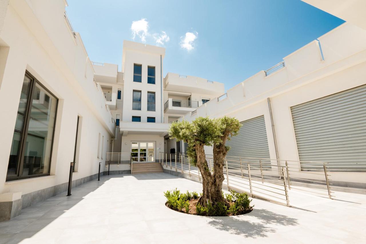 Agora Vieste Rooms & Apartments Bagian luar foto