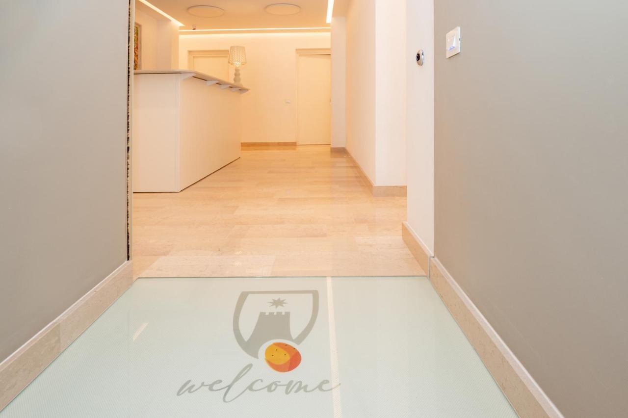 Agora Vieste Rooms & Apartments Bagian luar foto