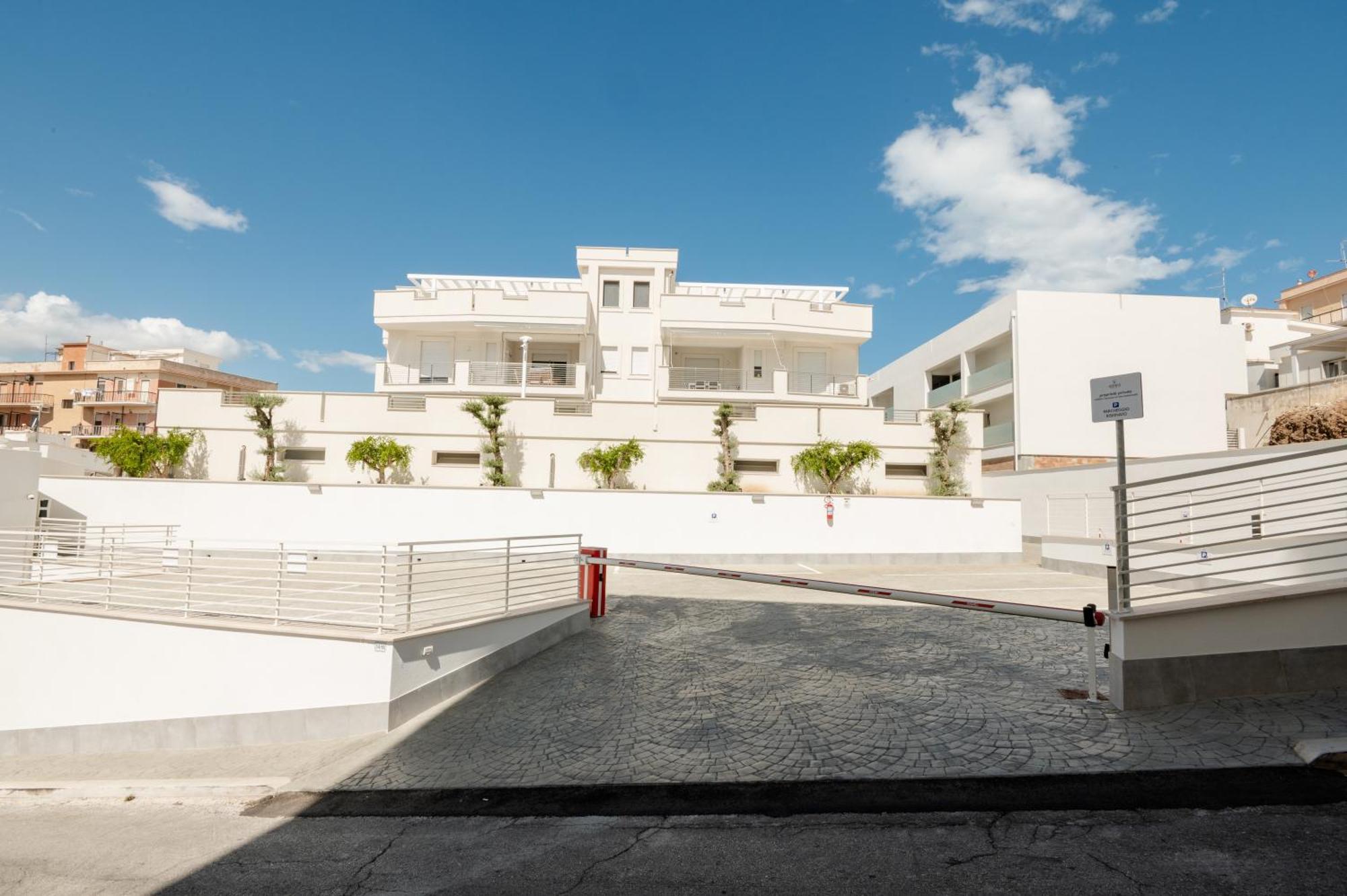 Agora Vieste Rooms & Apartments Bagian luar foto