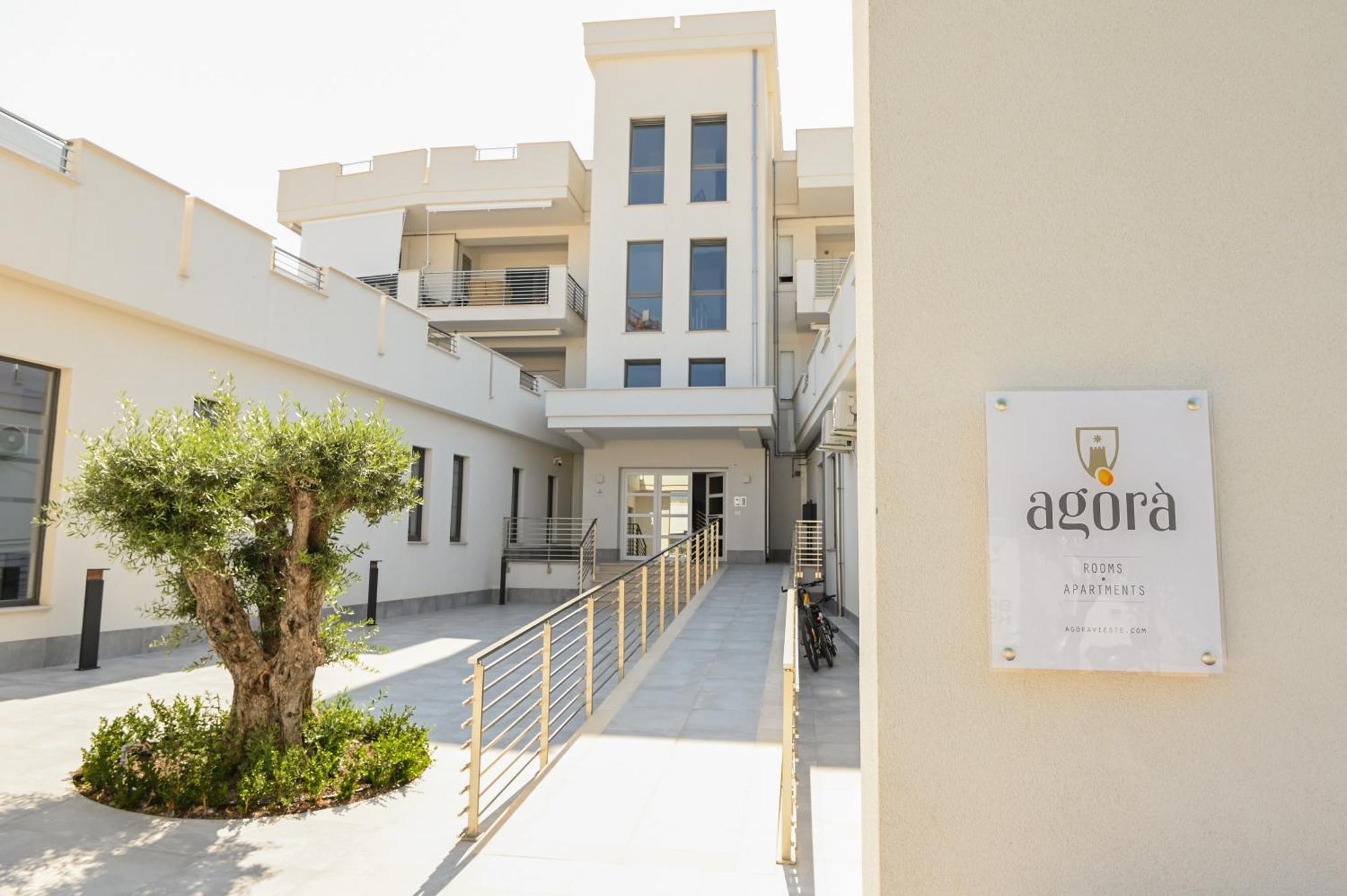 Agora Vieste Rooms & Apartments Bagian luar foto